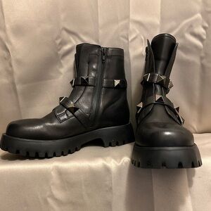 JILDOR Black Leather “Zinky” Rubber Lug Sole Moto Booties sz.7 1/2